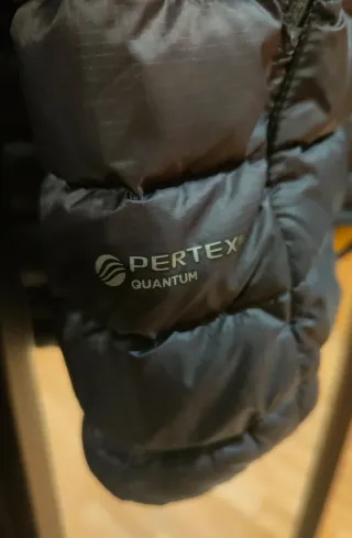 Plumas Rab Microlight Negra talla M