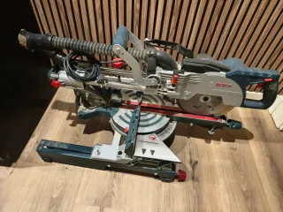 Ingletadora Bosch GCM 8 SJL + Mesa GTA 260