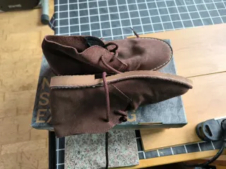 Botas de ante marrones