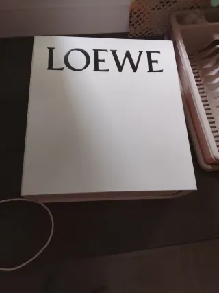 Caja Loewe Blanca