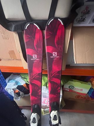 Esquís Junior SALOMÓN QST Talla 130 con fijaciones
