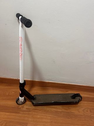 Patinete Oxelo blanco con ruedas