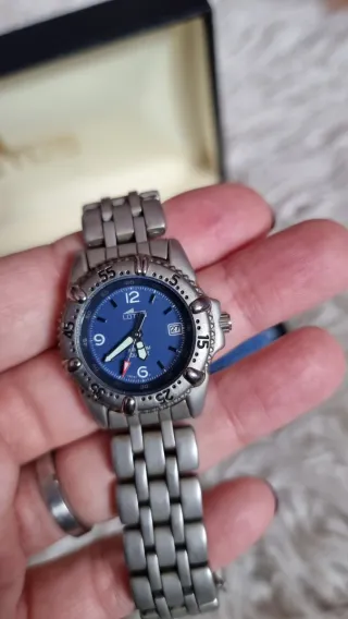 Reloj Lotus vitange Rojo y Plateado azul y rosa