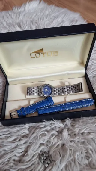 Reloj Lotus vitange Rojo y Plateado azul y rosa