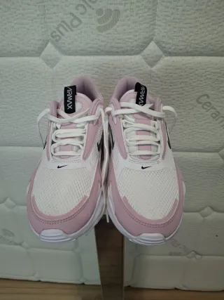 Zapatillas Nike Air Max Bolt Rosa y Blancas