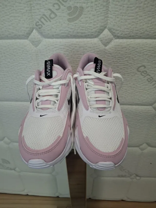 Zapatillas Nike Air Max Bolt Rosa y Blancas