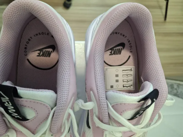 Zapatillas Nike Air Max Bolt Rosa y Blancas