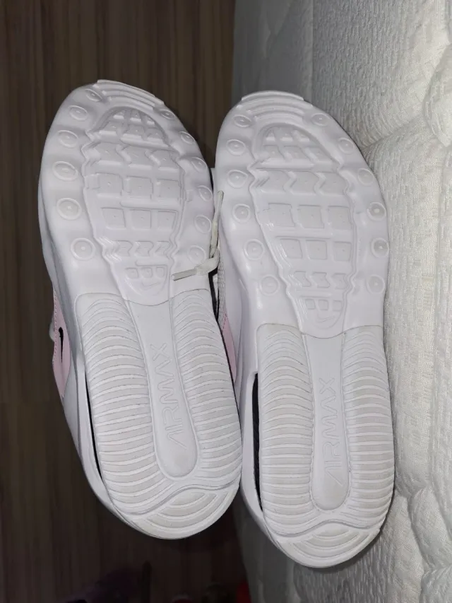 Zapatillas Nike Air Max Bolt Rosa y Blancas