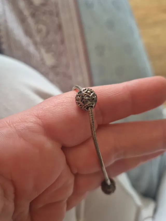 Pulsera Pandora de plata con 3 charms