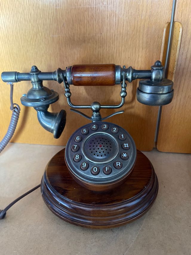 Teléfono Vintage Madera y Metal