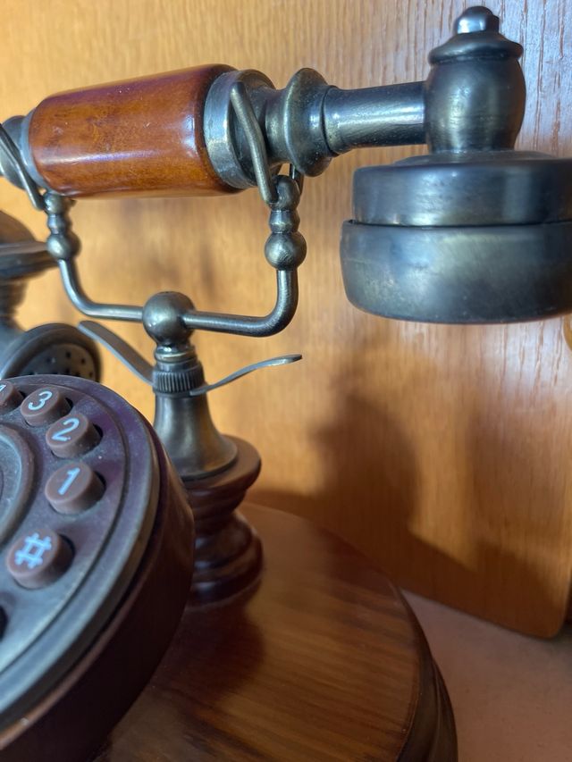 Teléfono Vintage Madera y Metal