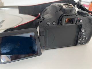 Canon EOS 700D + EF-S 18-135mm IS