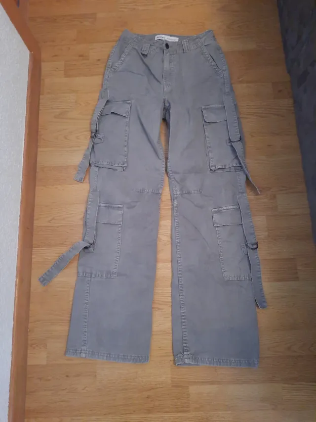 Pantalón cargo gris