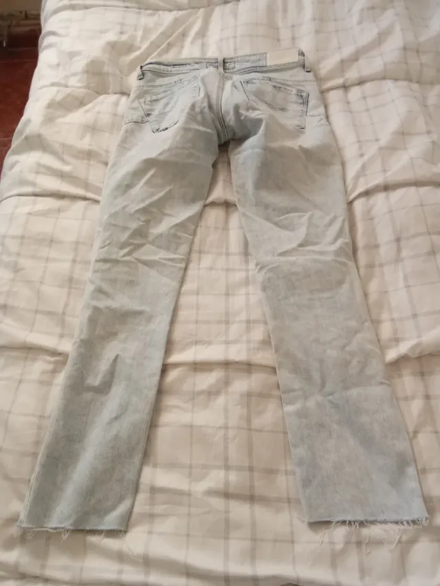 Pantalón vaquero mujer desgastado