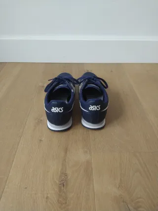 Zapatillas ASICS azul y blanco