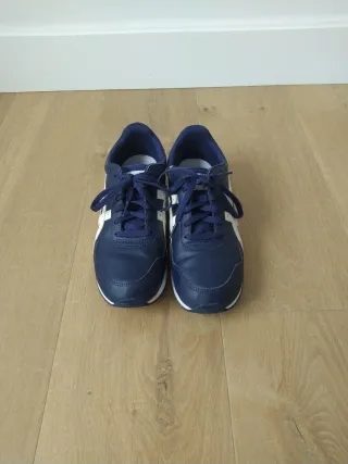 Zapatillas ASICS azul y blanco