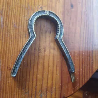 Antico schiaccianoci e apribottiglie in ottone (anni 50-70)