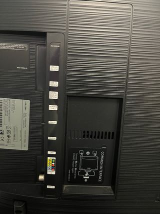 Televisor Negro Samsung 43" pulgadas Smart TV