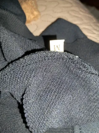 Sudadera azul y gris con capucha