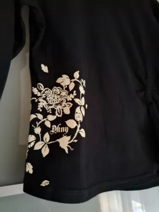 Camiseta DKNY manga larga con motivo floral
