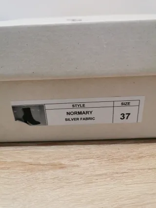 Botines brillantes tacón transparente