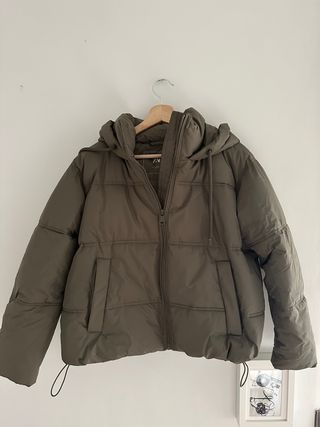 Cazadora Zara acolchada con capucha