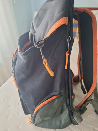 Mochila Pepe Jeans Negra y Naranja