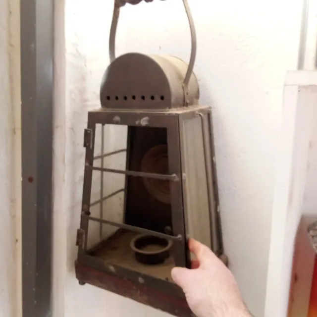 Lanterna marítima antiga