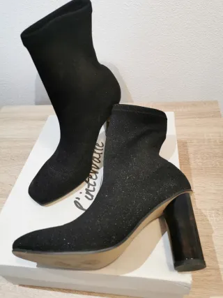 Botines negros brillantes