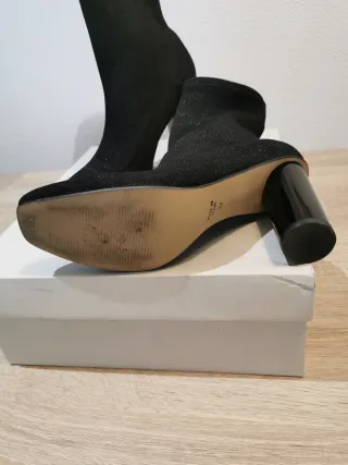 Botines negros brillantes