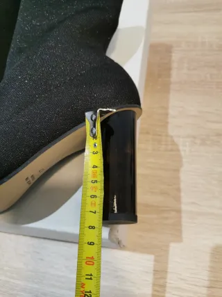 Botines negros brillantes