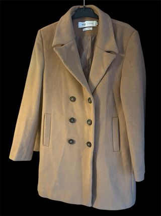 Chaqueta beige doble botonadura