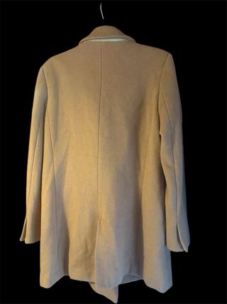 Chaqueta beige doble botonadura