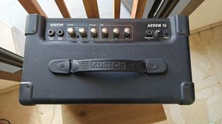 Amplificador Kustom Arrow 16 Negro