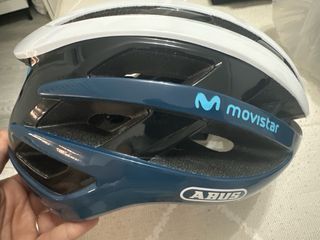 Casco Abus Airbreaker Movistar Team