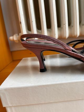 Tacones de color rosa, talla 39, marca Manolita.