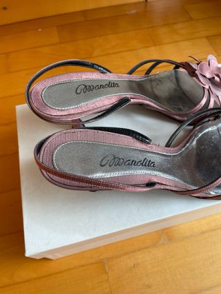 Tacones de color rosa, talla 39, marca Manolita.