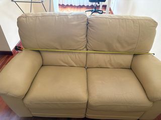 Sofá de piel beige 2 plazas reclinable
