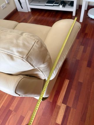 Sofá de piel beige 2 plazas reclinable