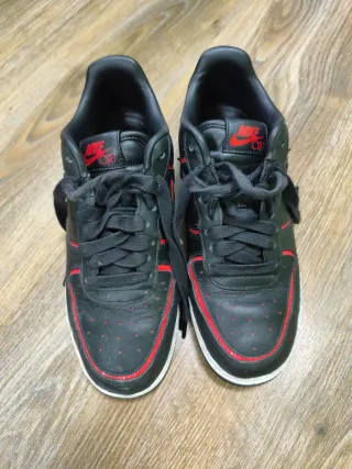 Zapatillas Nike Air Force 1 Negras Rojas