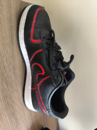 Zapatillas Nike Air Force 1 Negras Rojas