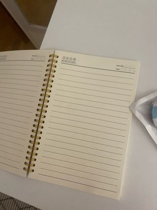 Libreta lamine yamal y espinilleras messi