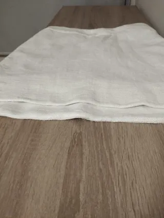 Falda blanca elegante