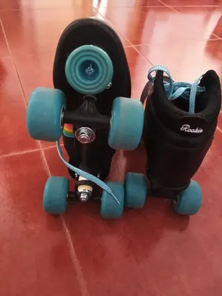 Patines Rookie negros con arcoíris