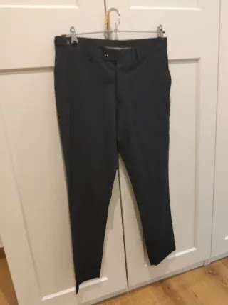 Traje MACSON azul elegante.