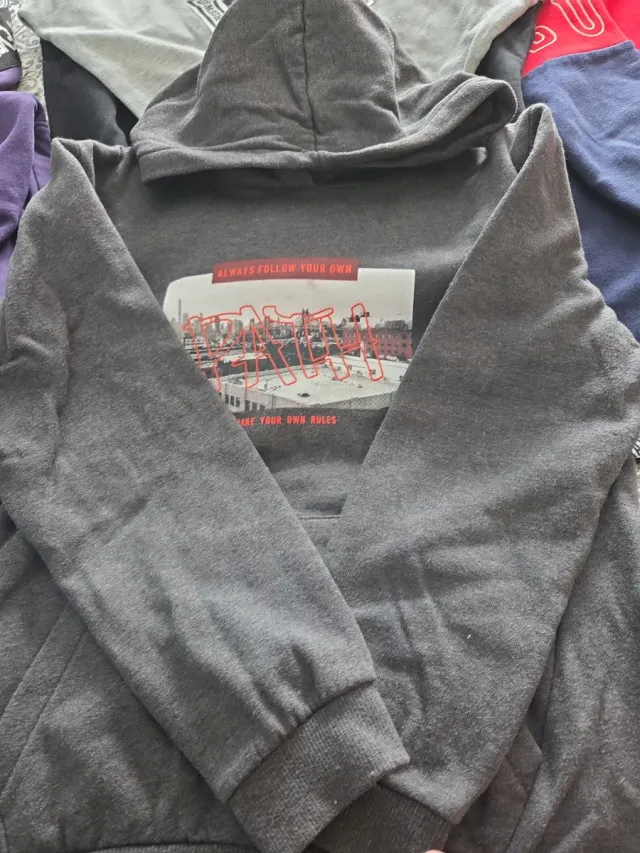 Lote 4 sudaderas niño Talla 10-12