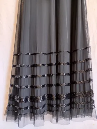 Vestido negro MIDI con detalles brillantes
