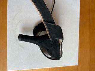 Tacones negros de 7cm, marca Ferrerias, talla 39.
