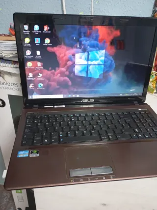 Portátil Asus Negra/Marrón tiene un disco duro SD