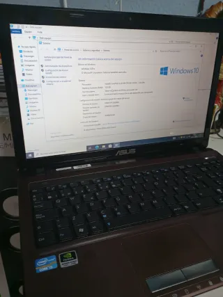 Portátil Asus Negra/Marrón tiene un disco duro SD